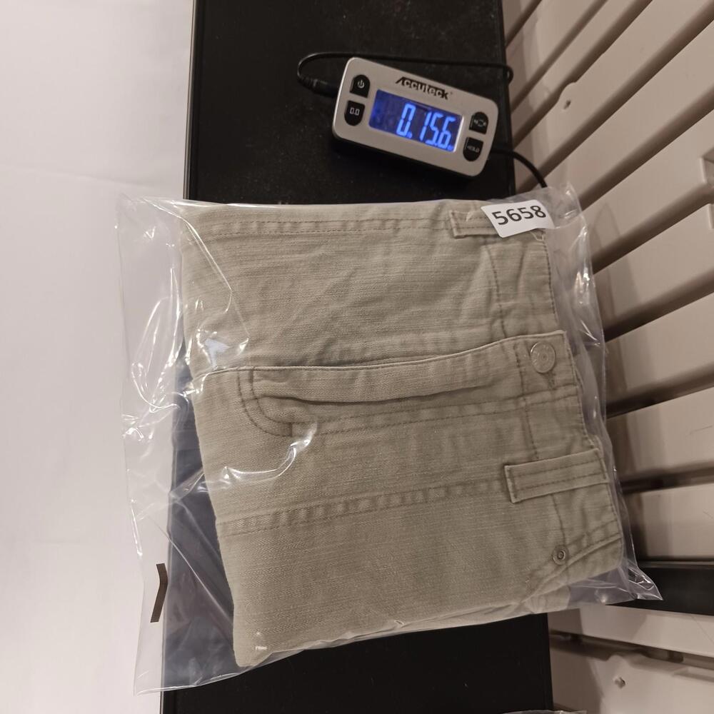 Gloria Vanderbilt RN#89828 Women's Beige/Khaki Cotton Blend Denim Skort Size 12 - Picture 10 of 16